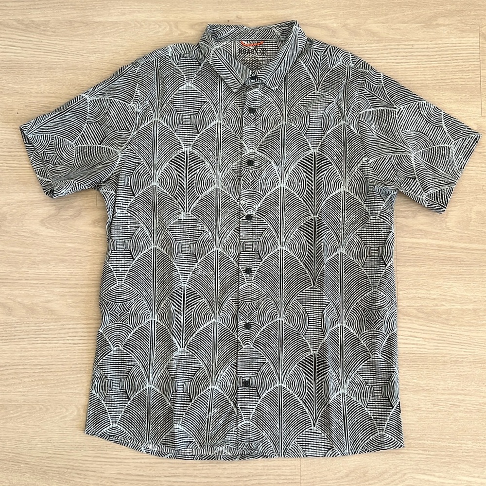 Roark breathable lightweight button up shirt men’s size large
